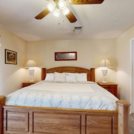 Condo On The Green Canyon Lake Exterior photo